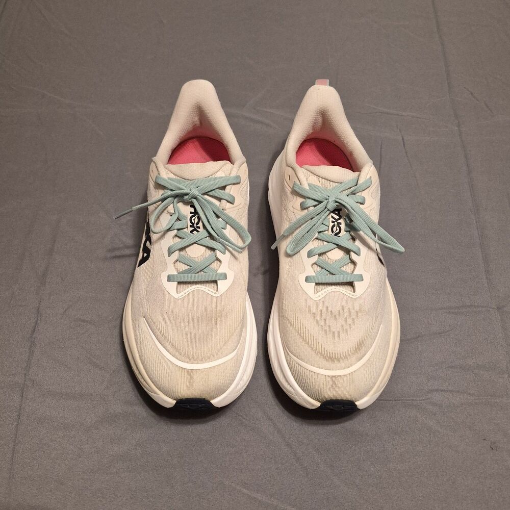 Hoka OneOne Skyflow Women Size 9 Rose Cream/Alabaster Running Shoes 1155113RCRM